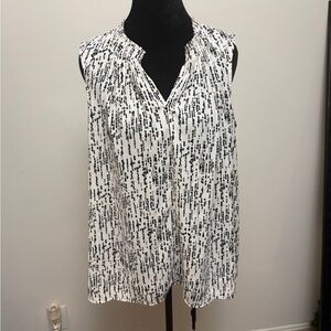 Simply Vera Vera Wang Black & White Sleeveless Printed V-Neck Top